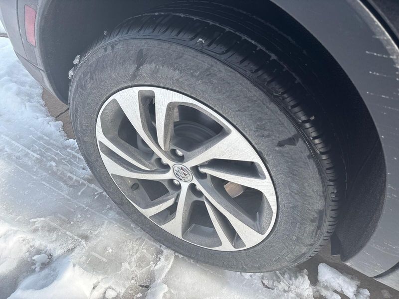 Used 2023 Buick Envision EssenceImage 6