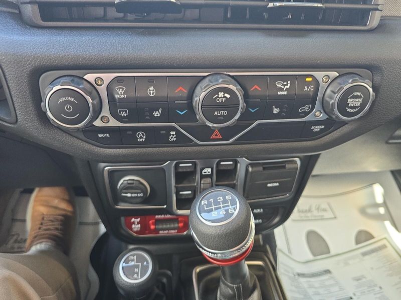 2025 Jeep Wrangler 4-door WillysImage 24