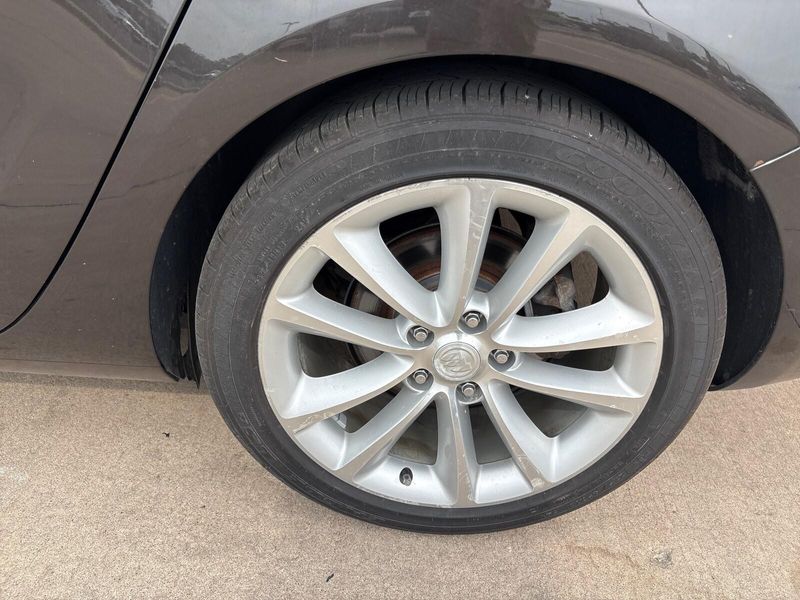 2012 Buick Verano Leather GroupImage 12