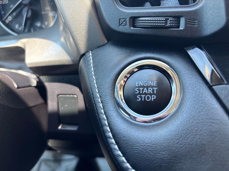 Used 2018 Toyota RAV4 XLEImage 19