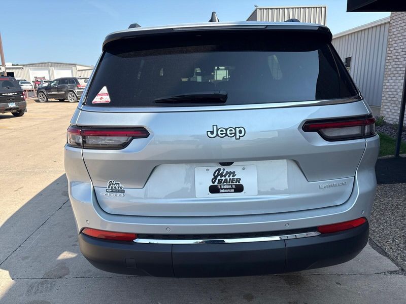 New 2025 Jeep Grand Cherokee L Laredo X 4x4Image 11