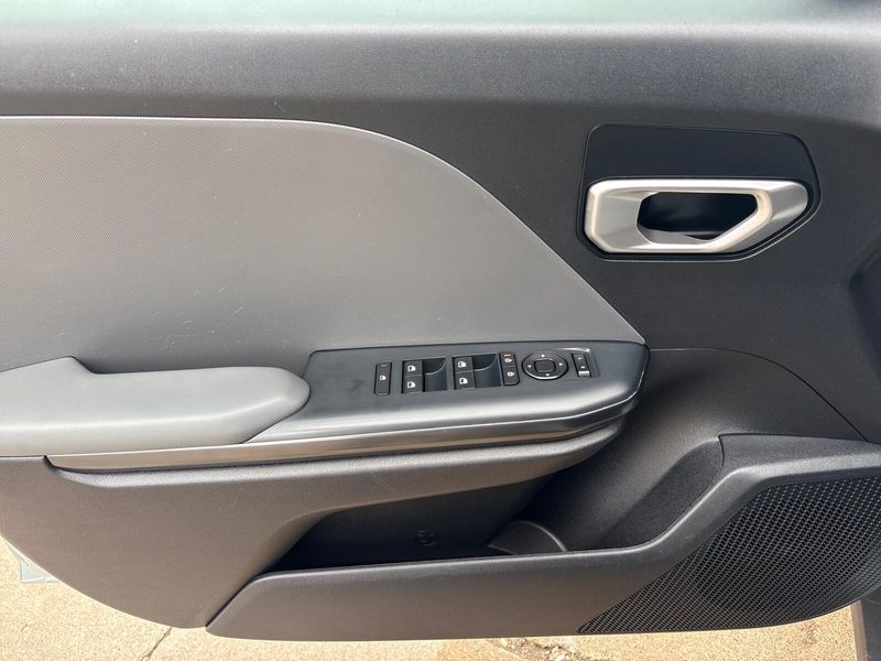 Used 2025 Kia K4 LXImage 12