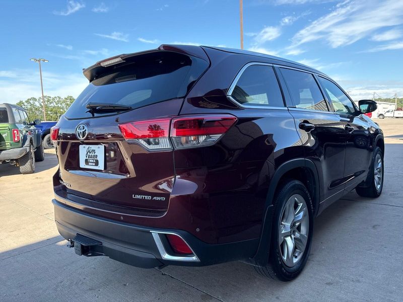 Used 2019 Toyota Highlander LimitedImage 10