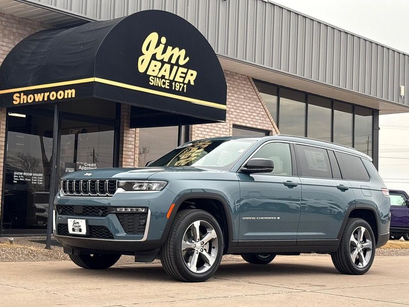 New 2026 Jeep Grand Cherokee L Limited 4x4Image 1