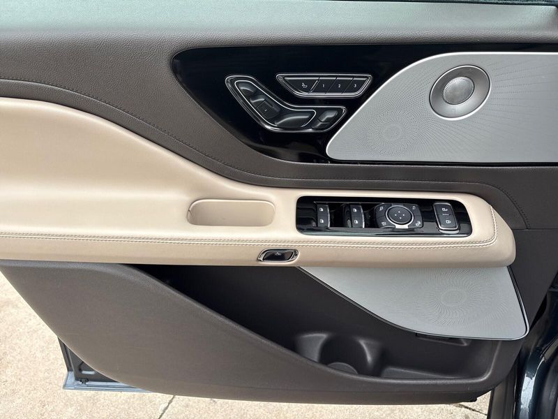 Used 2021 Lincoln Aviator ReserveImage 14