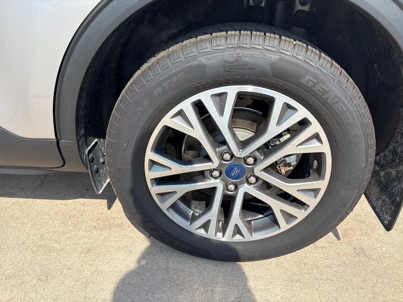 2021 Ford Escape SELImage 11