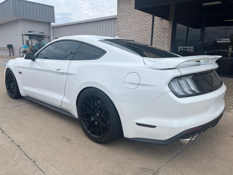 2016 Ford Mustang GT PremiumImage 10