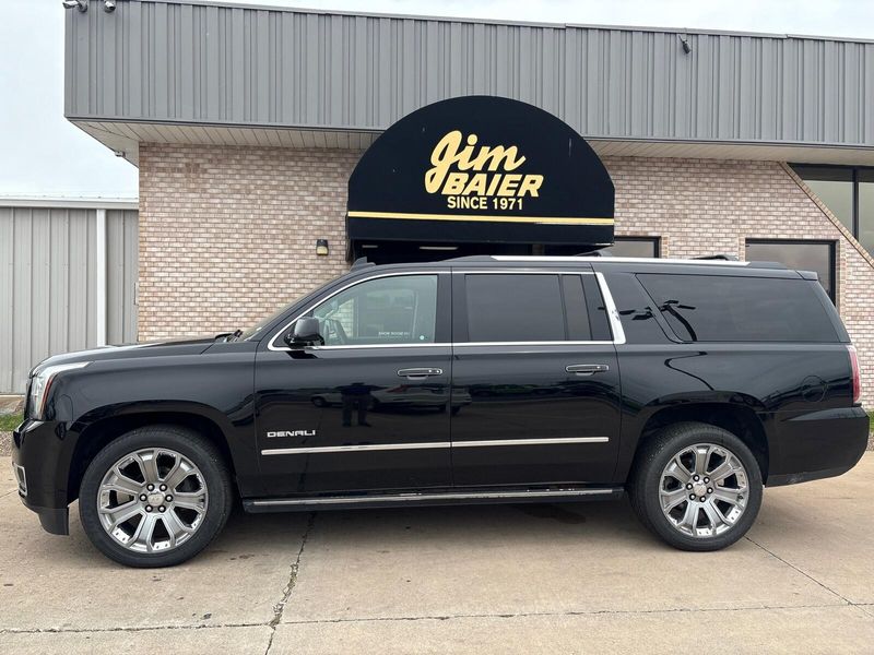 2016 GMC Yukon XL DenaliImage 2
