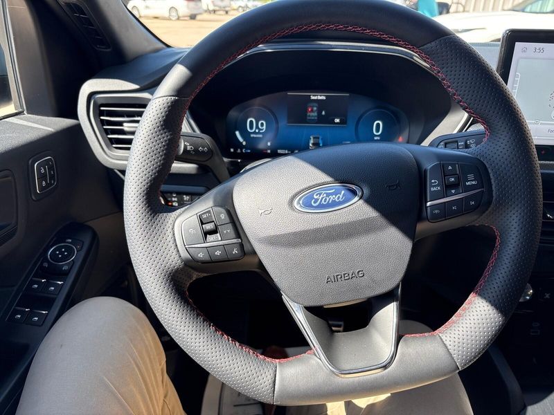 Used 2023 Ford Escape ST-Line EliteImage 14
