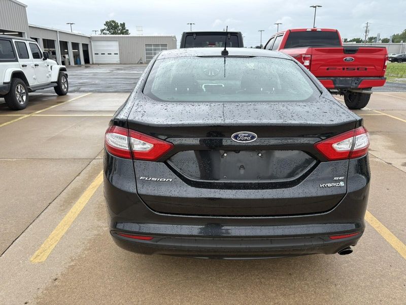 Used 2014 Ford Fusion Hybrid SE HybridImage 4