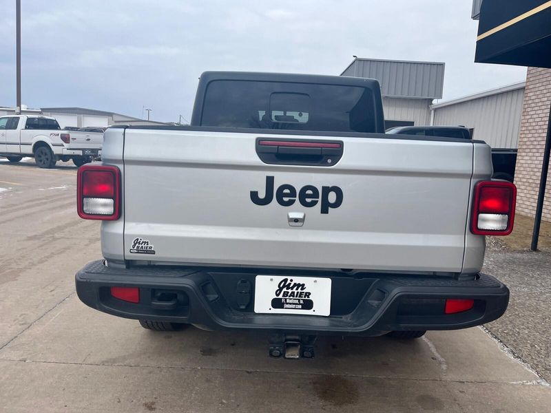 2022 Jeep Gladiator Sport SImage 9