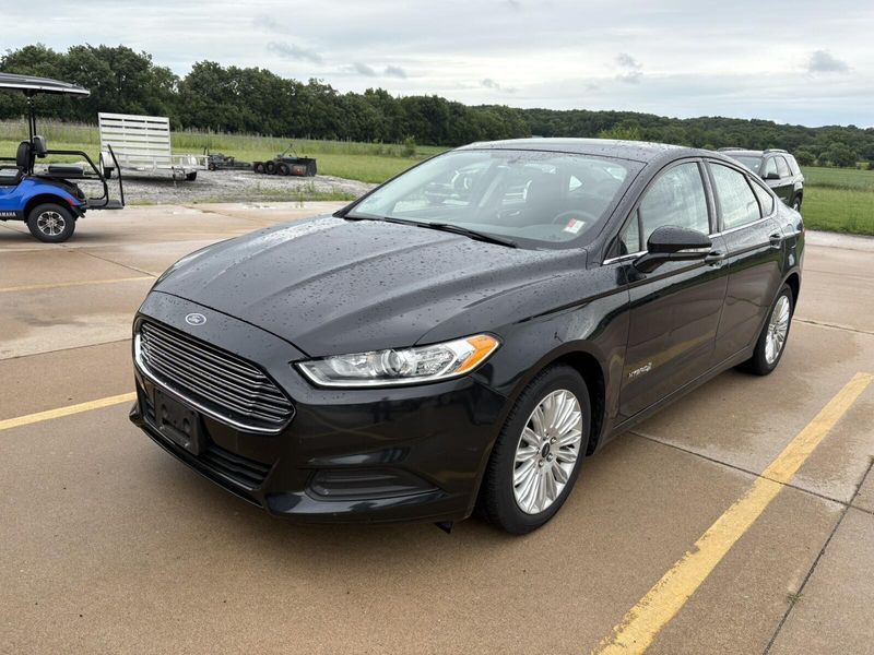 Used 2014 Ford Fusion Hybrid SE HybridImage 1