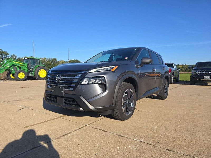 Used 2025 Nissan Rogue SVImage 6