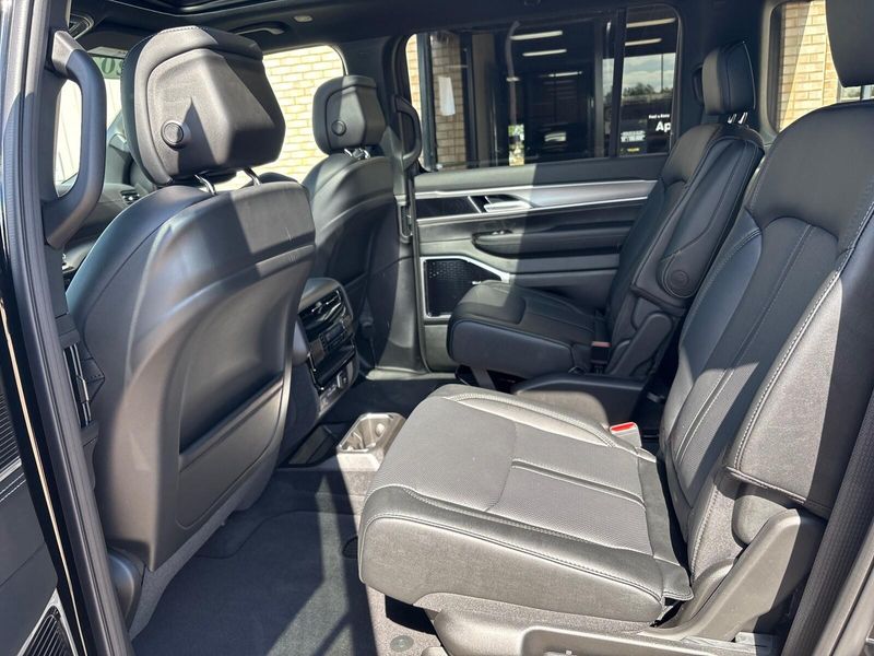 2026 Jeep Grand Wagoneer Limited Altitude 4x4Image 4