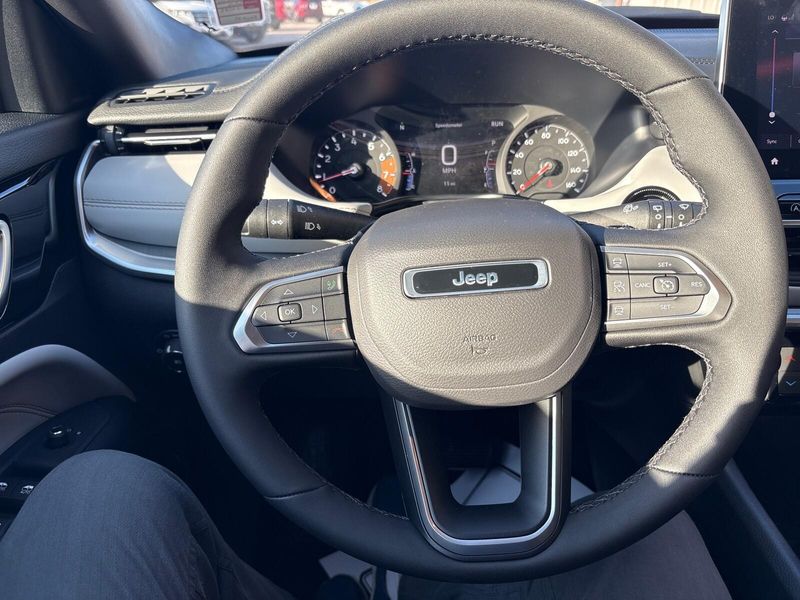 New 2026 Jeep Compass Limited 4x4Image 13