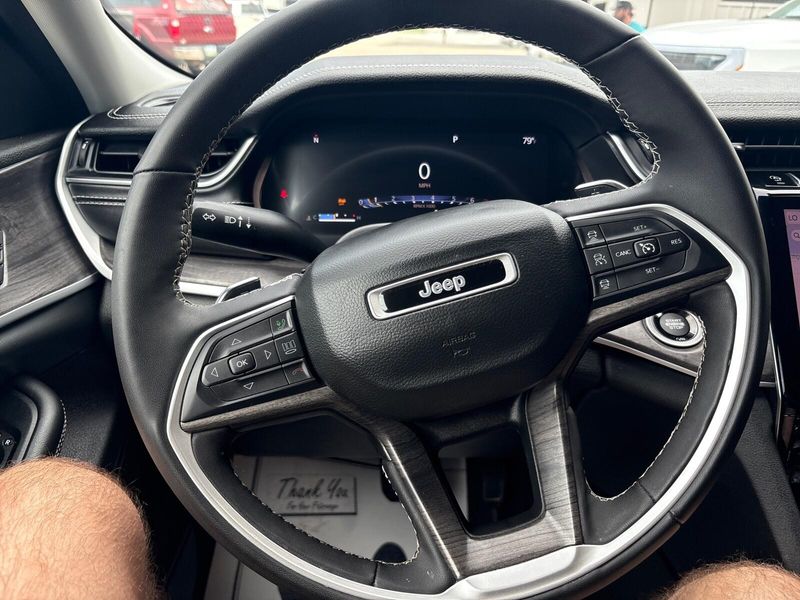 Used 2024 Jeep Grand Cherokee L LimitedImage 14