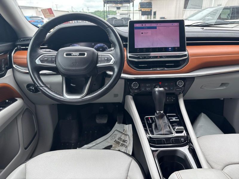 2022 Jeep Compass LimitedImage 6