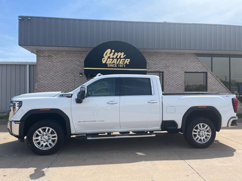 2024 GMC Sierra 2500HD SLTImage 2