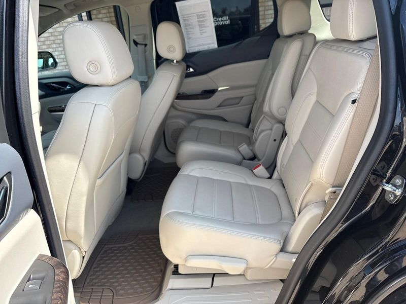 Used 2023 GMC Acadia DenaliImage 4