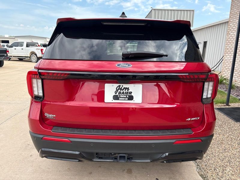 Used 2025 Ford Explorer ST-LineImage 11