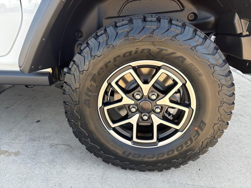New 2025 Jeep Wrangler 2-door RubiconImage 10
