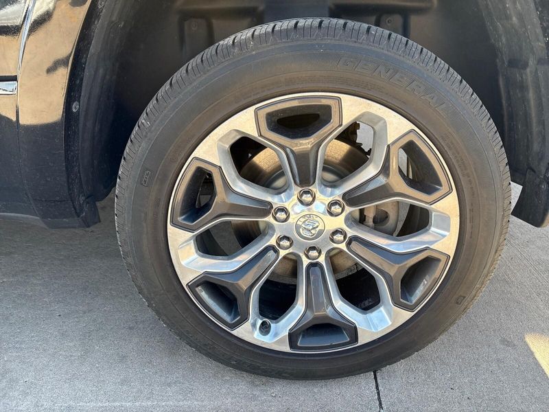 Used 2019 RAM 1500 LimitedImage 14