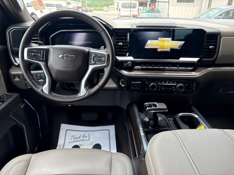 Used 2024 Chevrolet Silverado 1500 RSTImage 5