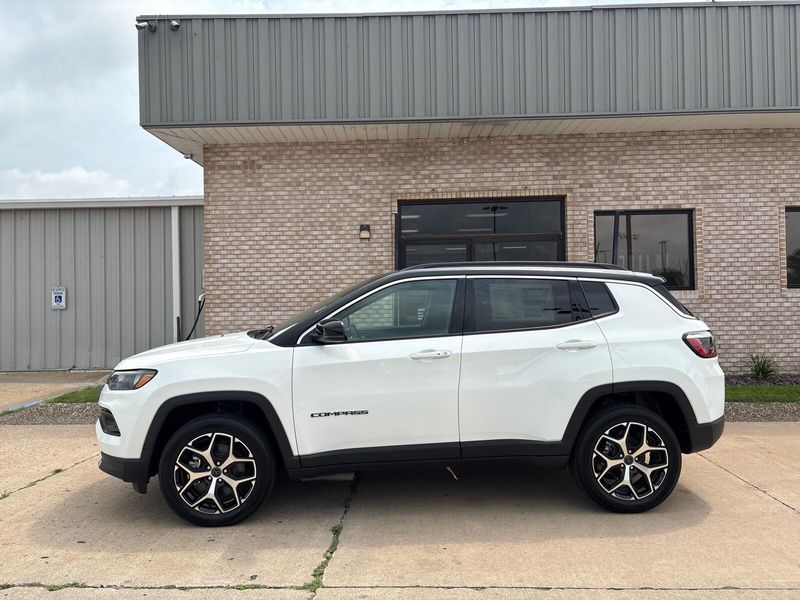 New 2026 Jeep Compass Limited 4x4Image 2