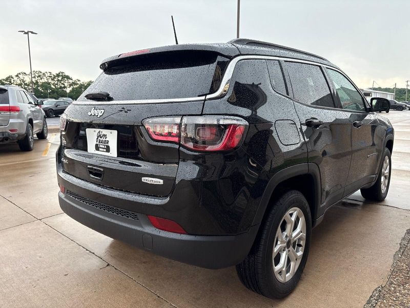 2025 Jeep Compass Latitude 4x4Image 8