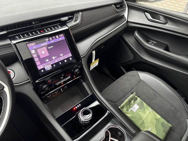 2025 Jeep Grand Cherokee Altitude X 4x4Image 16