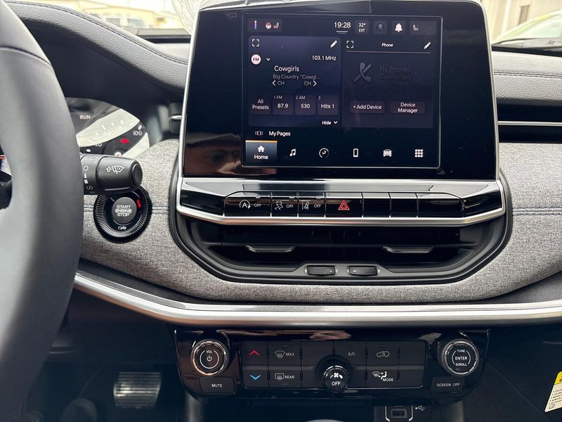 New 2026 Jeep Compass Latitude Altitude 4x4Image 15