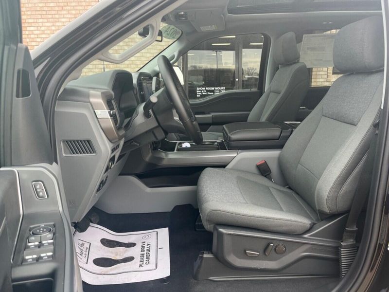 2024 Ford F-150 XLT photo 3
