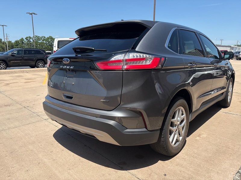 Used 2024 Ford Edge SELImage 8