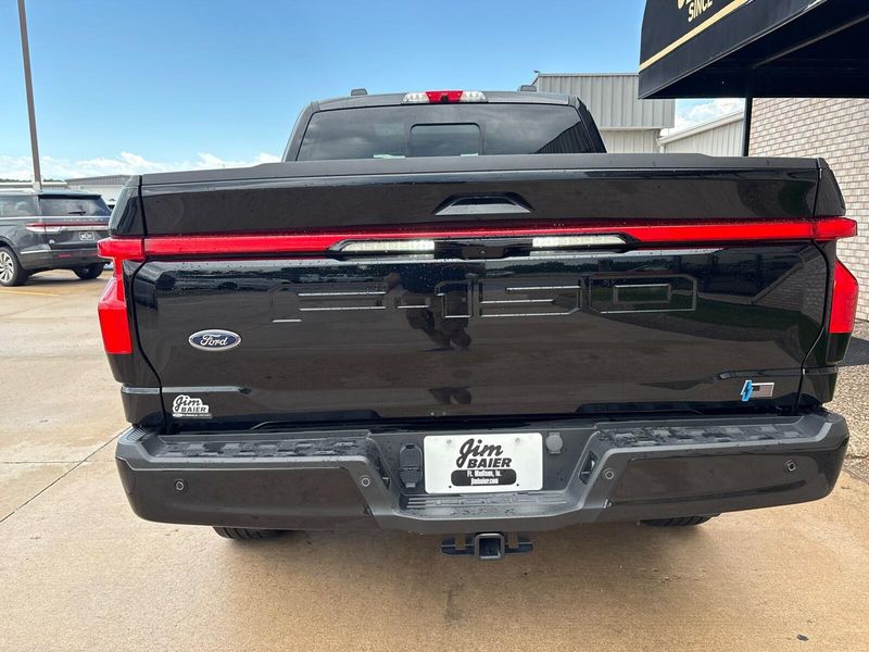 2023 Ford F-150 Lightning LariatImage 12