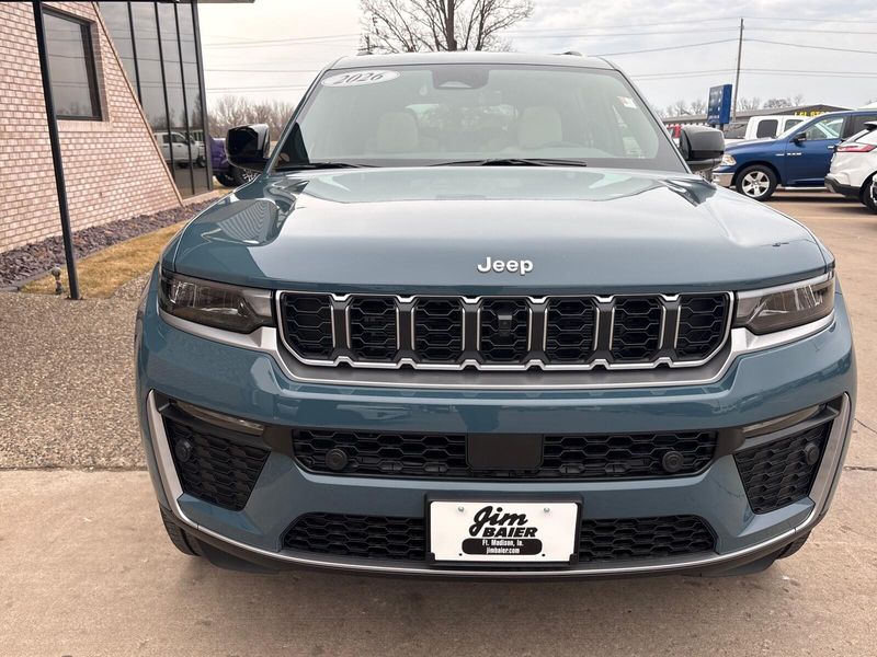 New 2026 Jeep Grand Cherokee L Limited 4x4Image 8