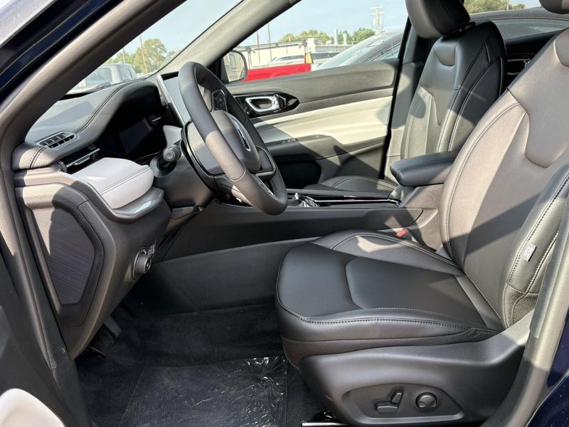 New 2026 Jeep Compass Limited 4x4Image 2