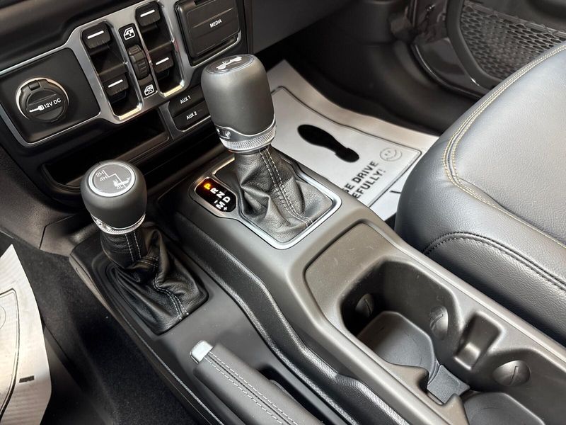 2025 Jeep Wrangler 4-door SaharaImage 16