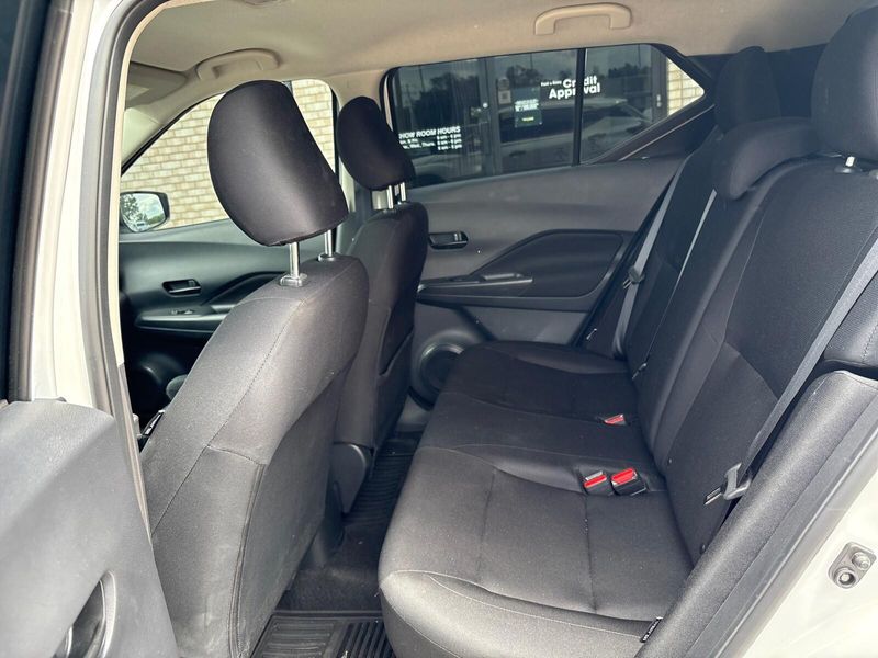Used 2024 Nissan Kicks SImage 4
