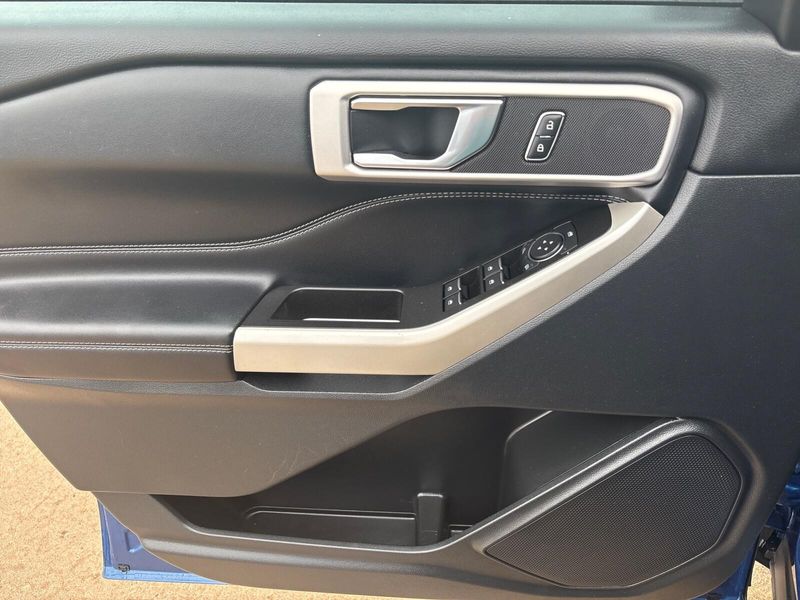 Used 2021 Ford Explorer XLTImage 14