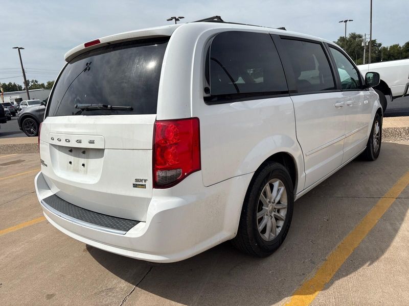 Used 2016 Dodge Grand Caravan SXTImage 5