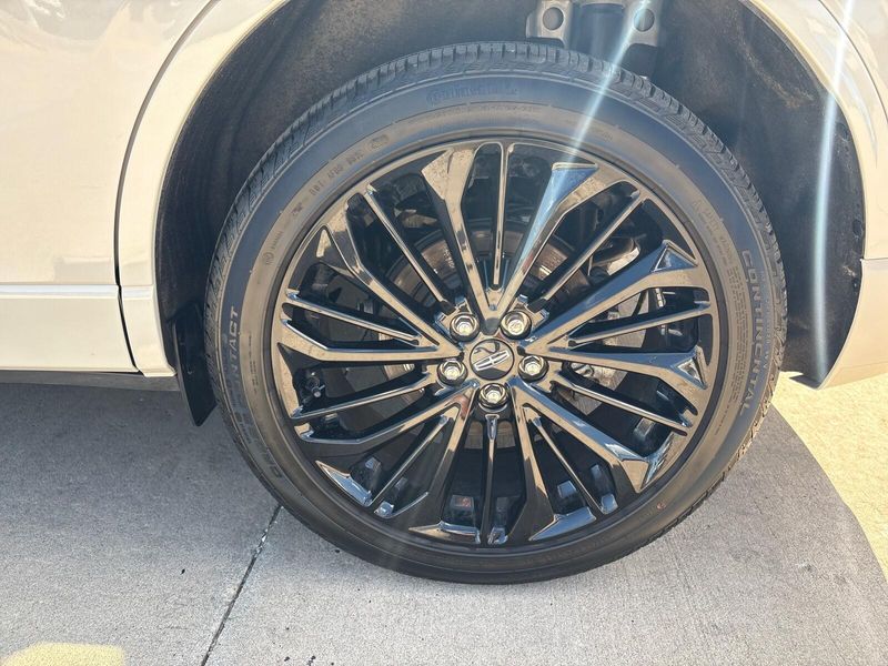 Used 2023 Lincoln Corsair ReserveImage 11