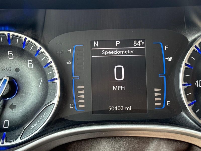 2017 Chrysler Pacifica Touring-LImage 16