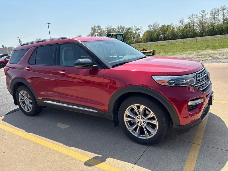 2020 Ford Explorer LimitedImage 11