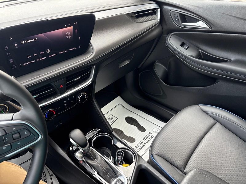 2025 Buick Encore GX Sport TouringImage 15