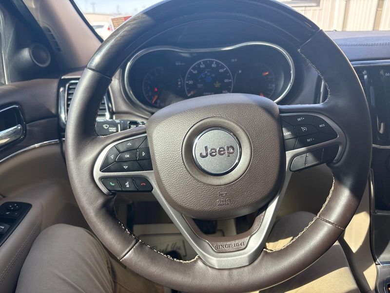 Used 2020 Jeep Grand Cherokee OverlandImage 15