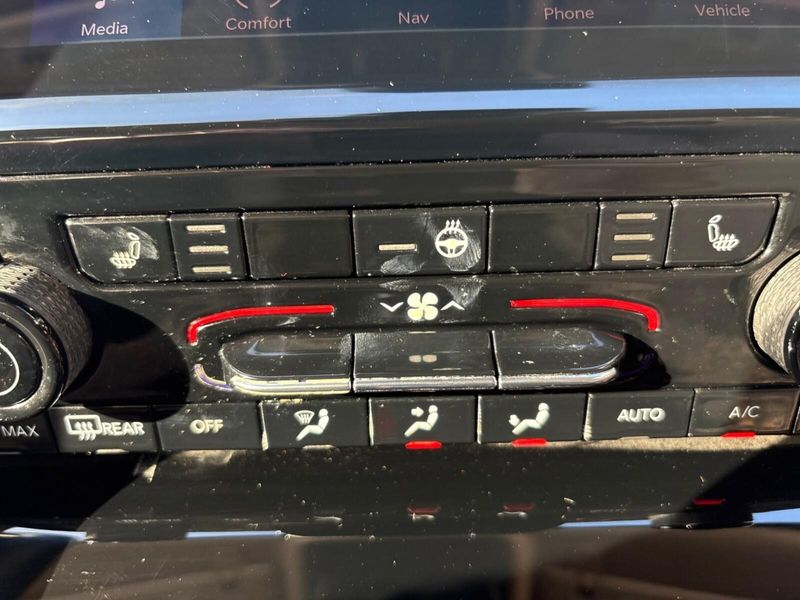 Used 2021 Jeep Grand Cherokee L LimitedImage 22
