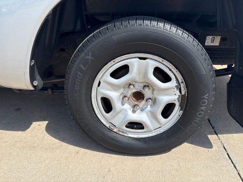Used 2012 Toyota Tacoma Image 11