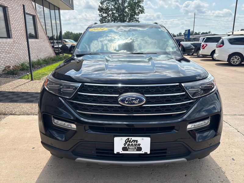 Used 2024 Ford Explorer XLTImage 7