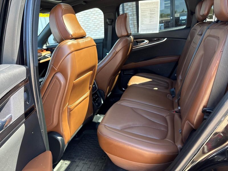 Used 2022 Lincoln Nautilus ReserveImage 4
