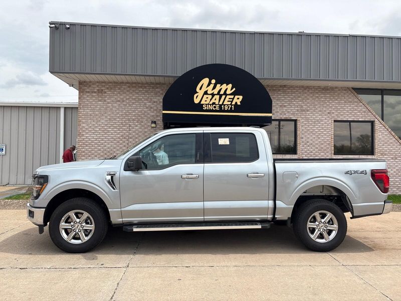 2024 Ford F-150 XLT photo 2